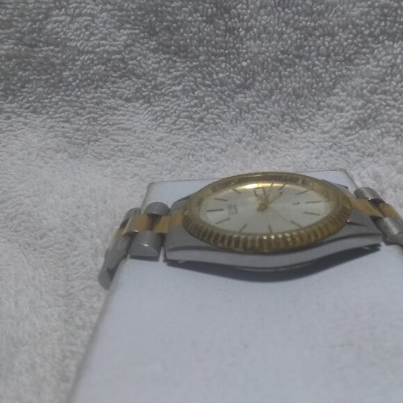 Citizen SQ Quartz Watch Men 6100-R00405 Day Date Bracelet Clear New Bat Great ! - Picture 8 of 14